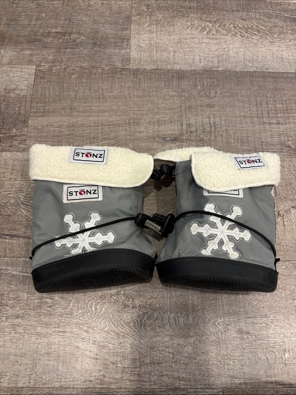 Stonz Gray Baby Snowflake Booties with Sherpa Cuff